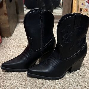 SO Black Women's Western Ankle Heeled Boots